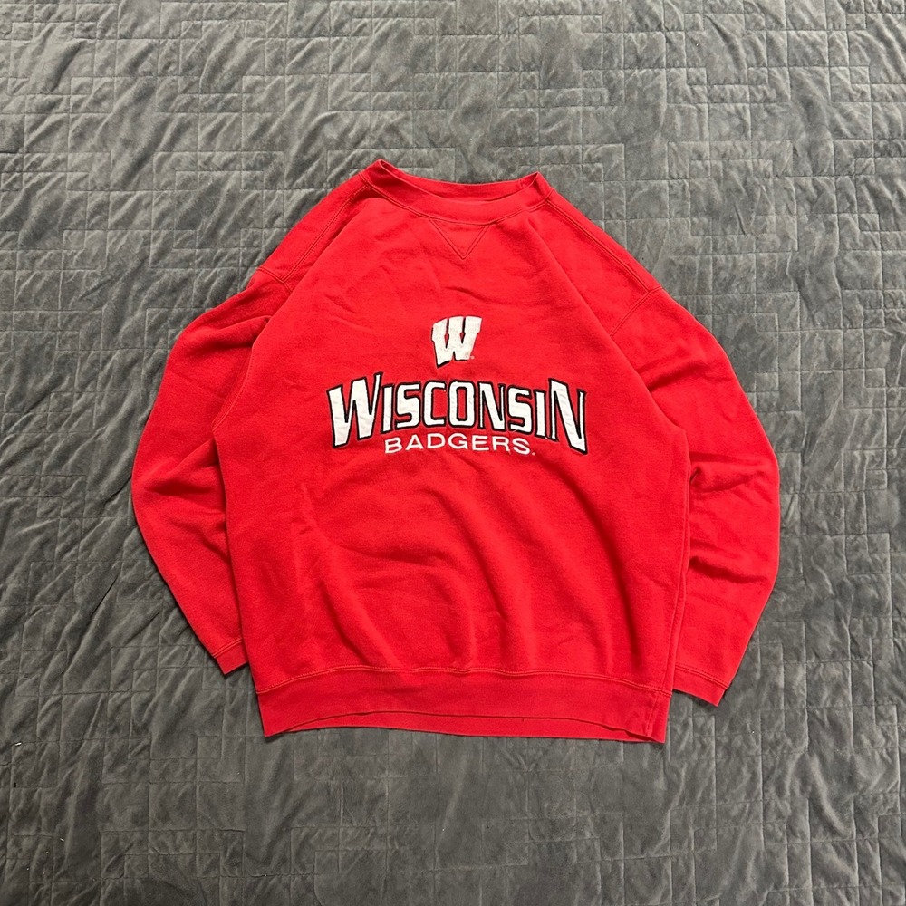 VIntage‎ y2k Wisconsin Badgers Embroidered College Spell Out Crewneck